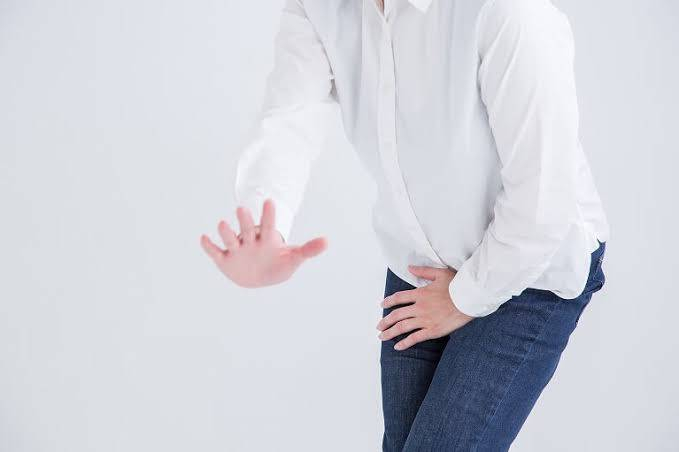 【専門家が解説】頻尿・尿漏れの原因は加齢や骨盤底筋ではない?胸椎と神経圧迫に着目した改善アプローチ