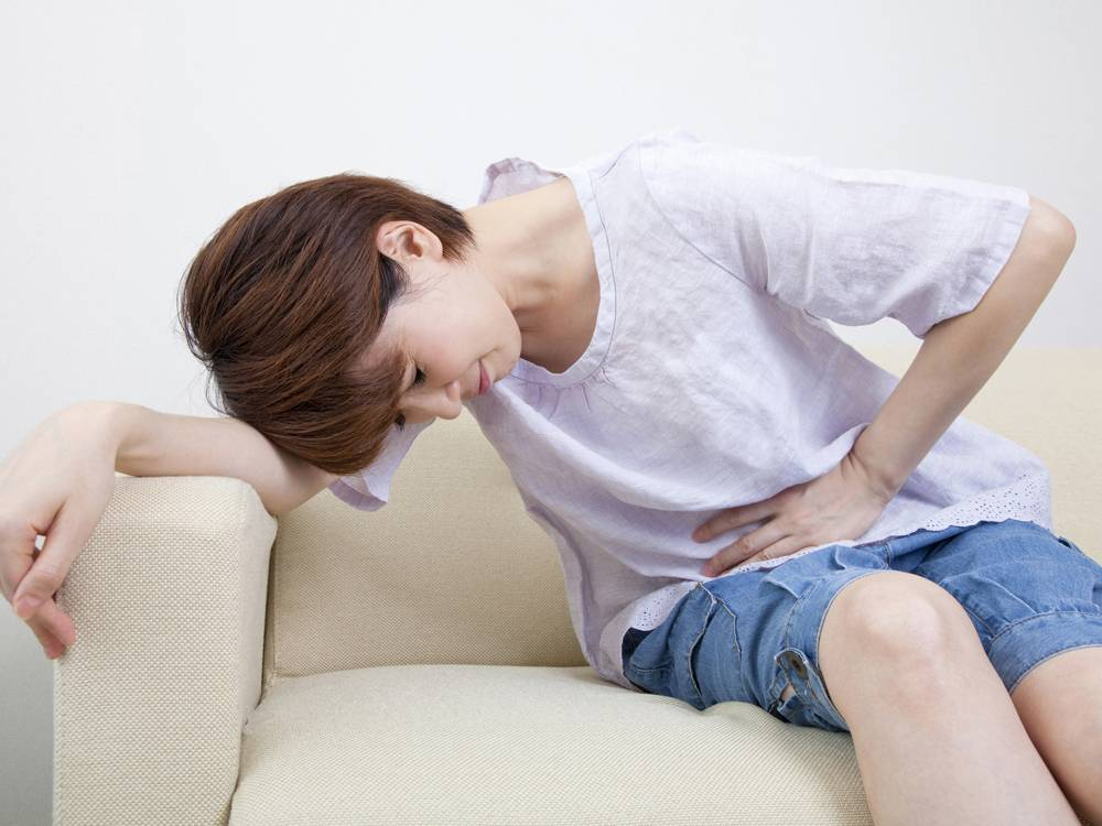 【子宮筋腫の真実】「ホルモンや体質のせい」は間違い?|本当の原因は『脊椎での神経圧迫』と子宮の機能低下